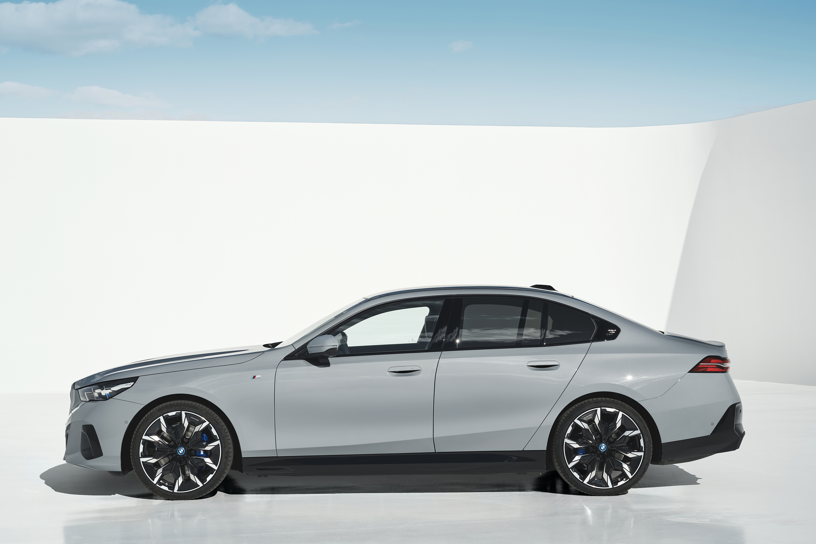 BMW i5 Gallery 1