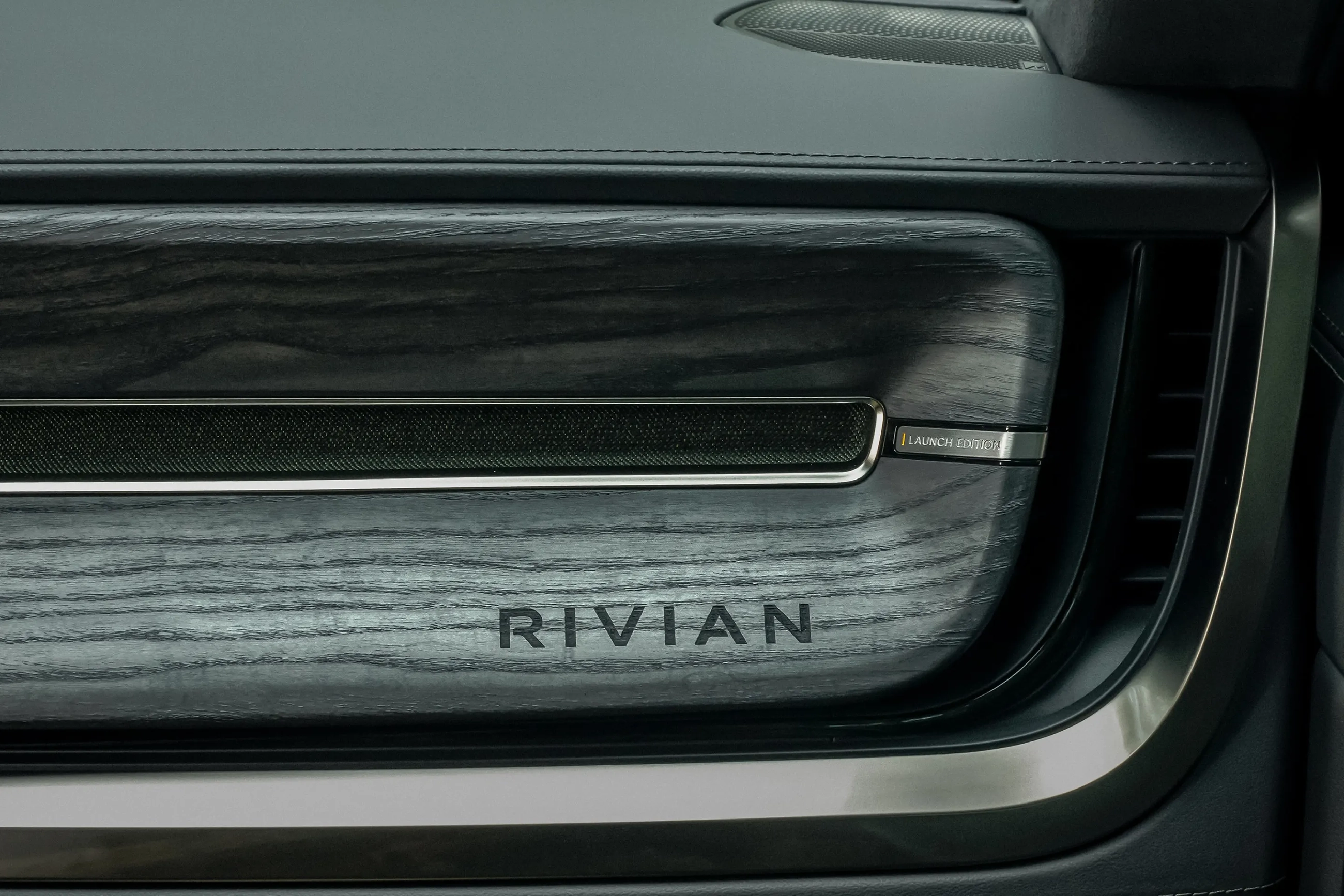 Rivian R1S gallery 11